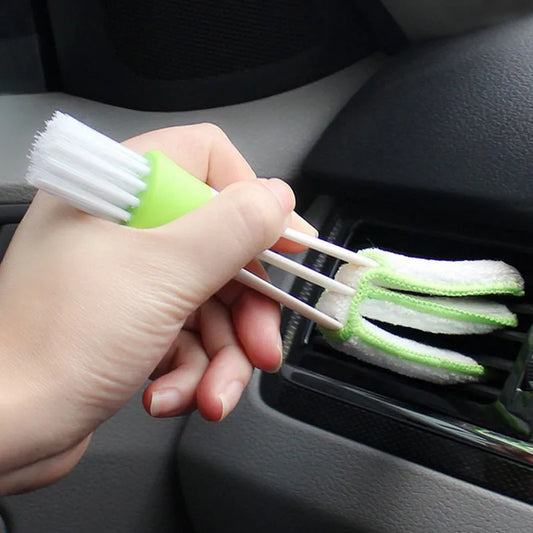 Brosse de Nettoyage 2-en-1 – Aération & Intérieur Voiture !